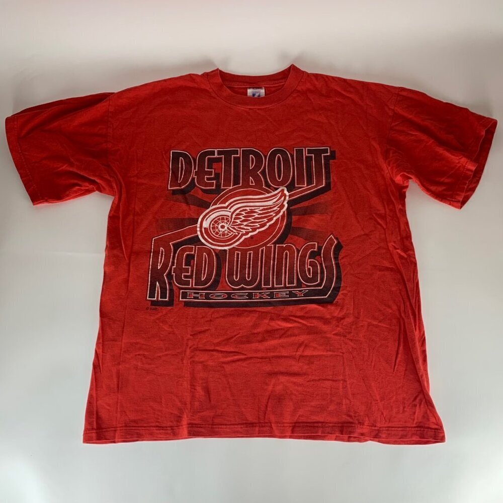 Detroit Red Wings NHL Vintage Red Logo 7 Short Sleeve Crewneck Shirt READ